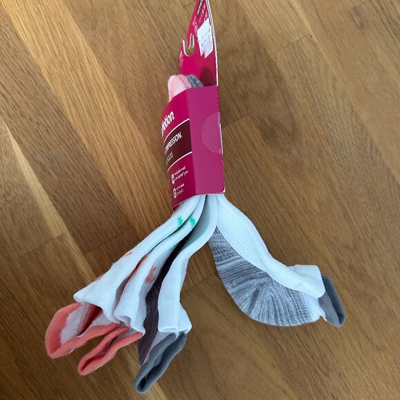 Womens Dr. Motion 2pk. Turtle Low Cut Compression Socks - Picture 3 of 3